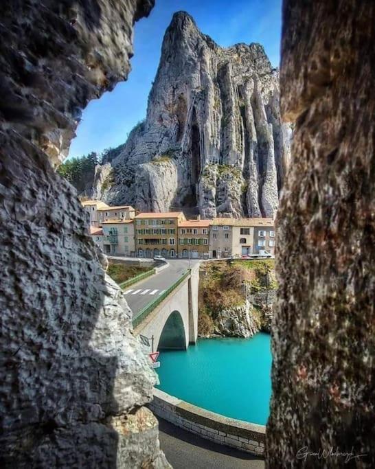 Gite De Charme Le Val Mellis Classe 3 Etoiles Dans La Douceur Provencale Vaumeilh Экстерьер фото